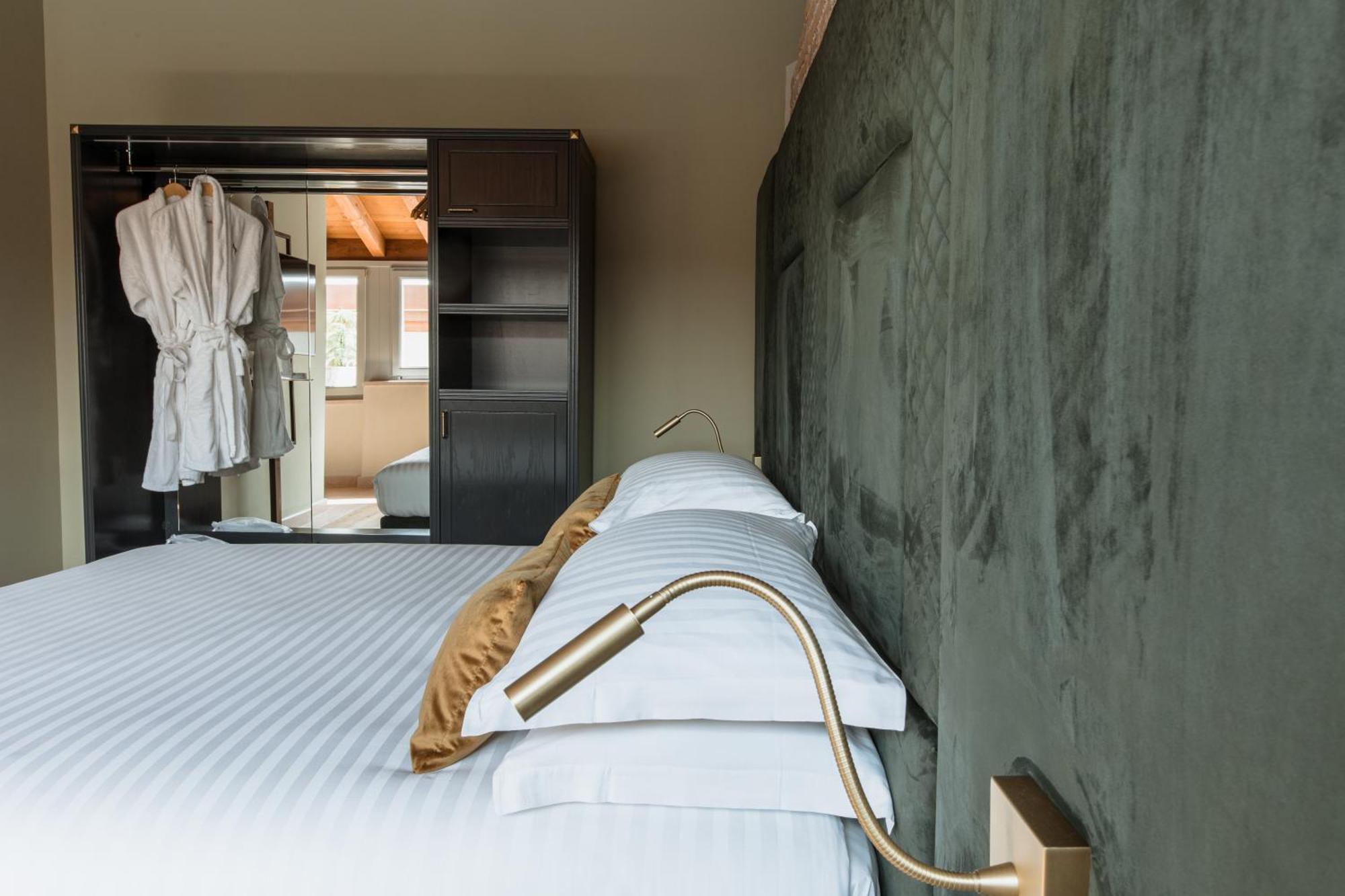 Pavillon Suite & Apartments Песк'єра-дель-Гарда Екстер'єр фото