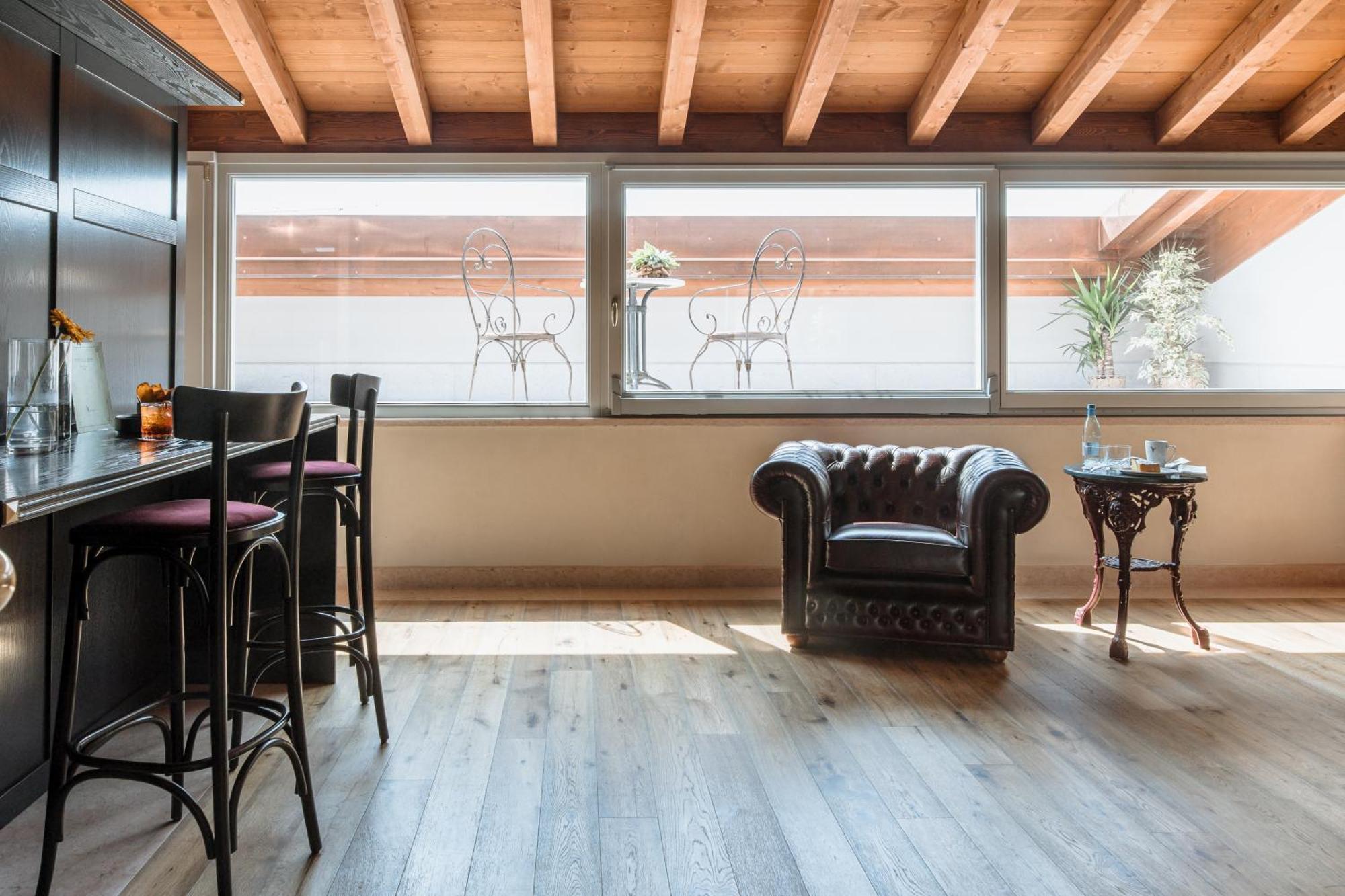 Pavillon Suite & Apartments Песк'єра-дель-Гарда Екстер'єр фото