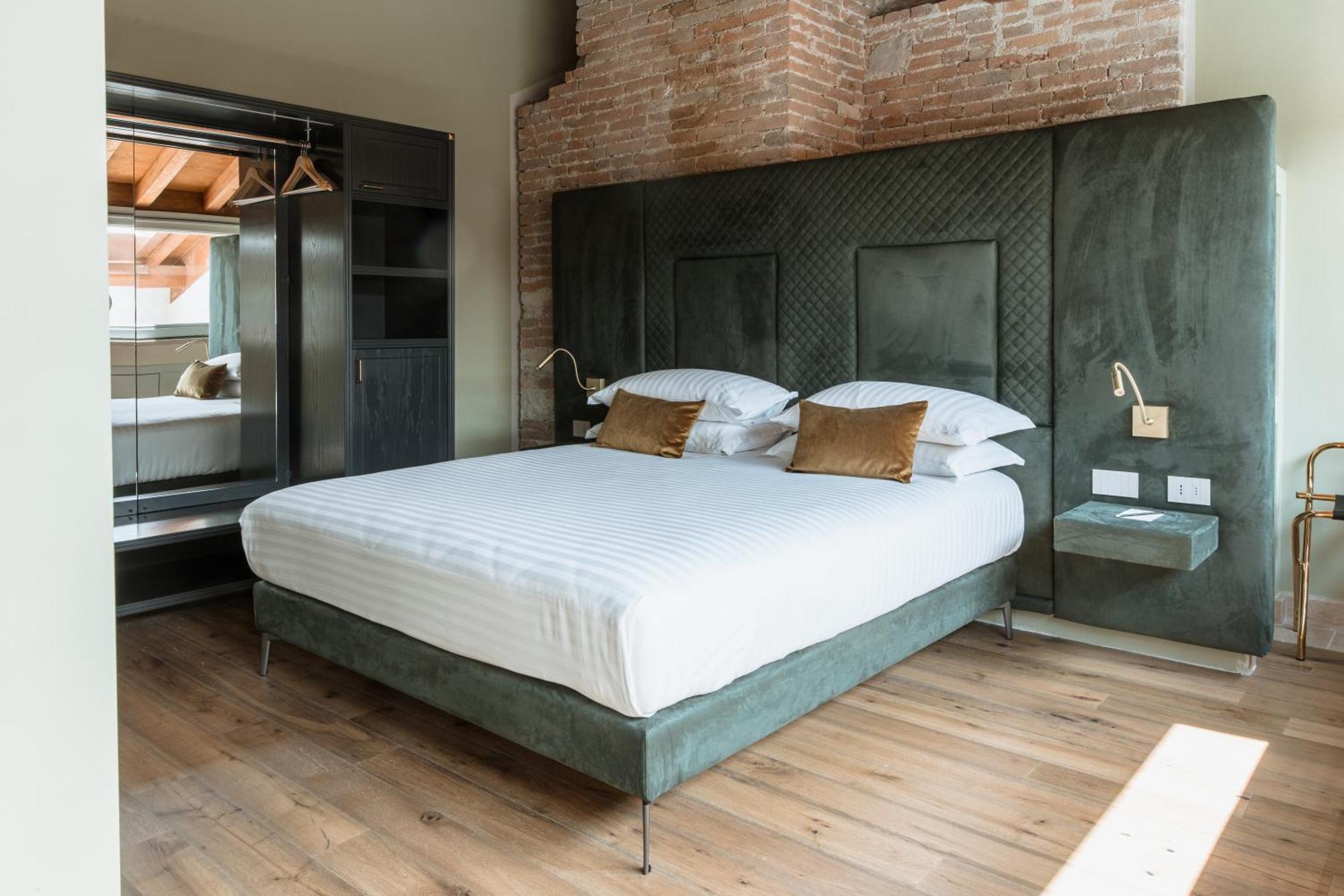 Pavillon Suite & Apartments Песк'єра-дель-Гарда Екстер'єр фото