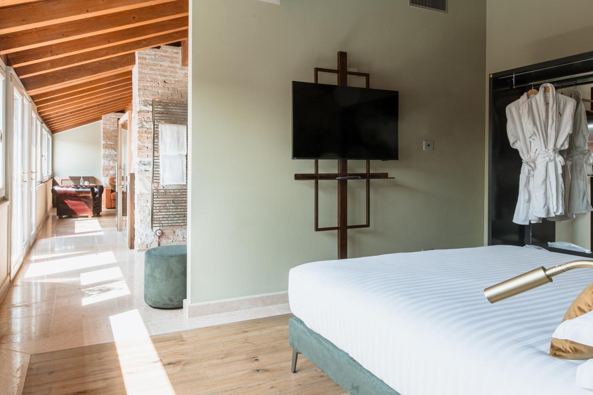 Pavillon Suite & Apartments Песк'єра-дель-Гарда Екстер'єр фото