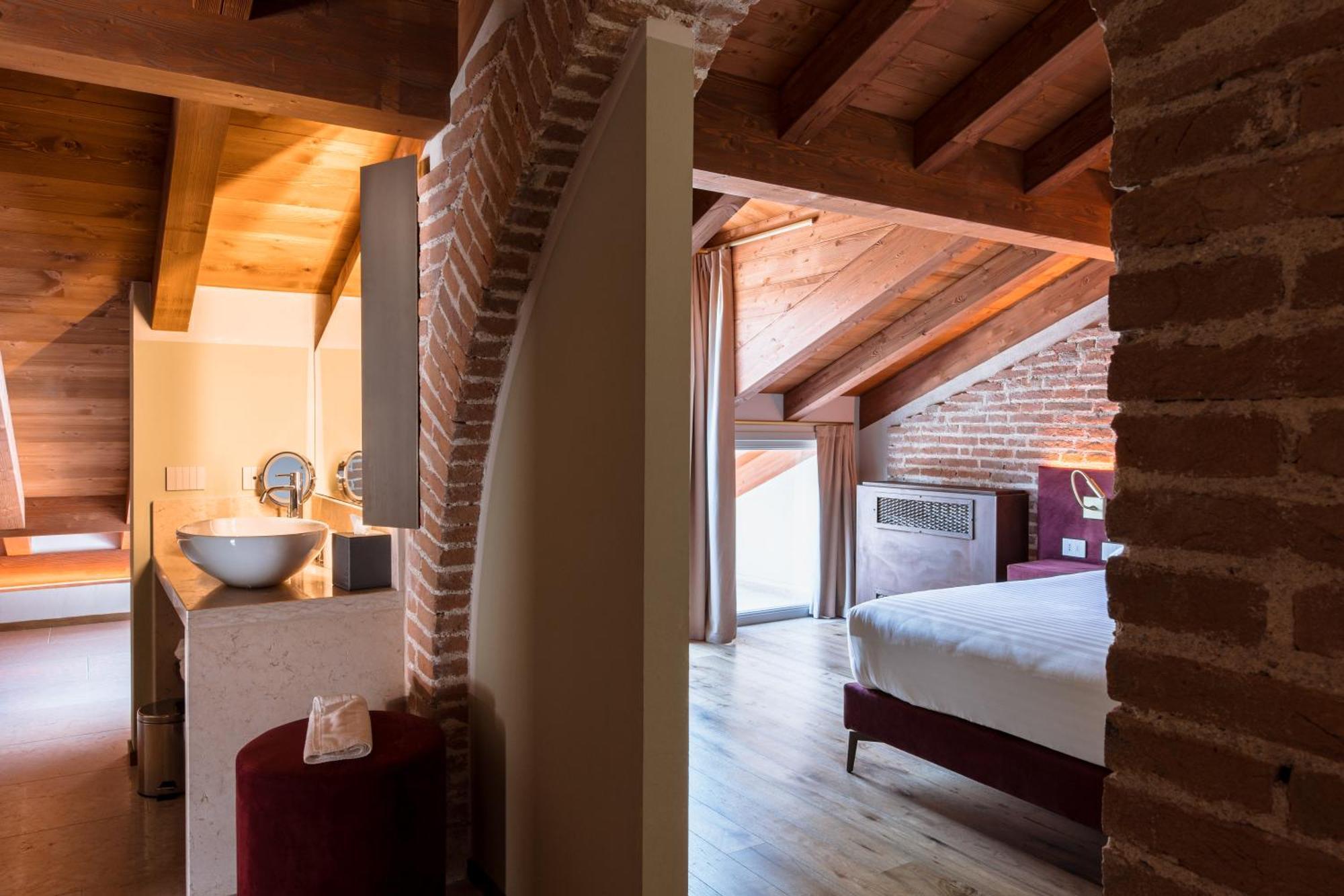 Pavillon Suite & Apartments Песк'єра-дель-Гарда Екстер'єр фото