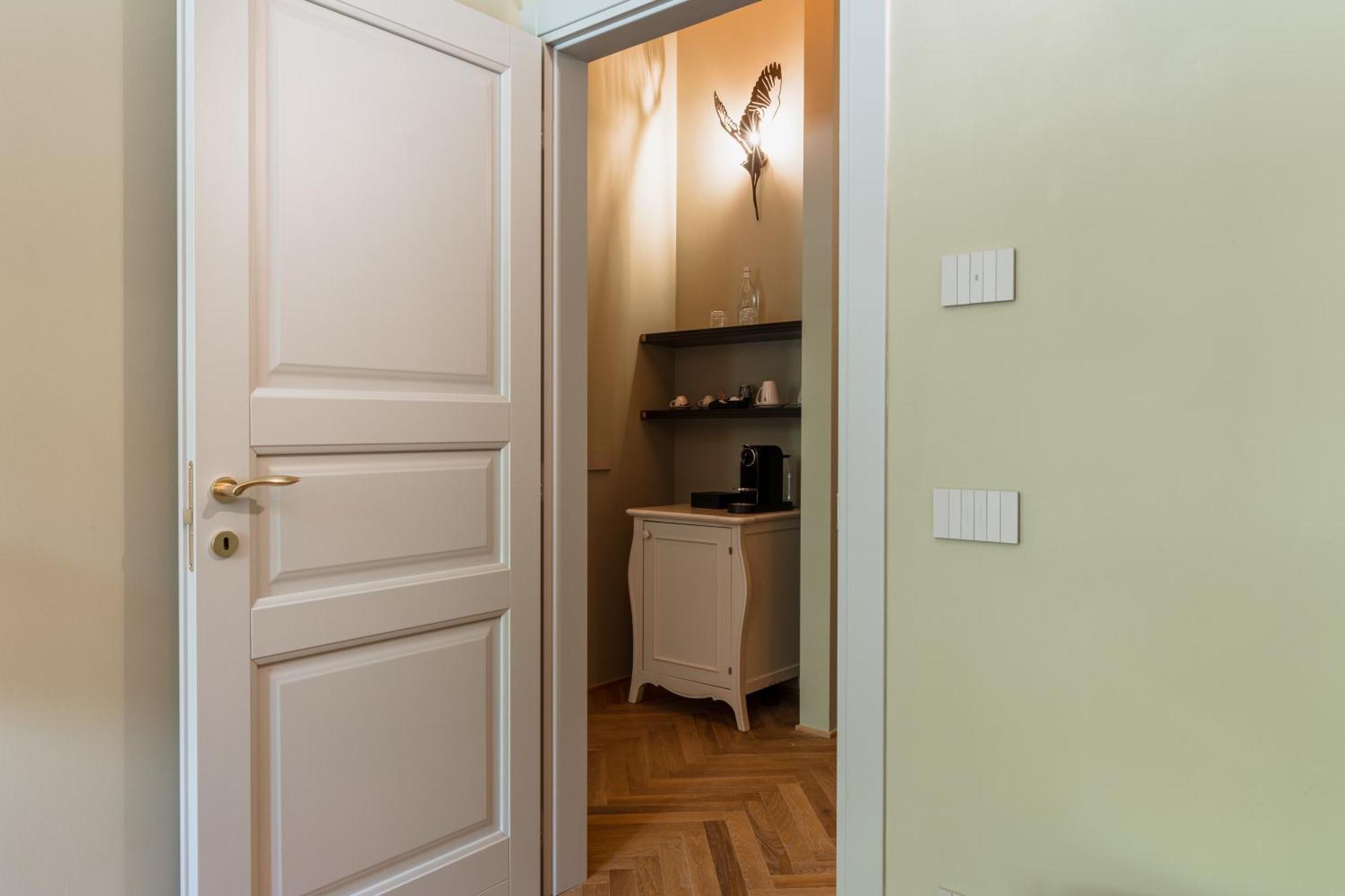 Pavillon Suite & Apartments Песк'єра-дель-Гарда Екстер'єр фото