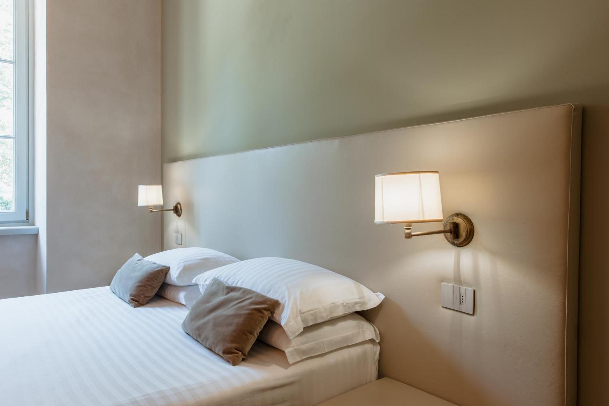 Pavillon Suite & Apartments Песк'єра-дель-Гарда Екстер'єр фото